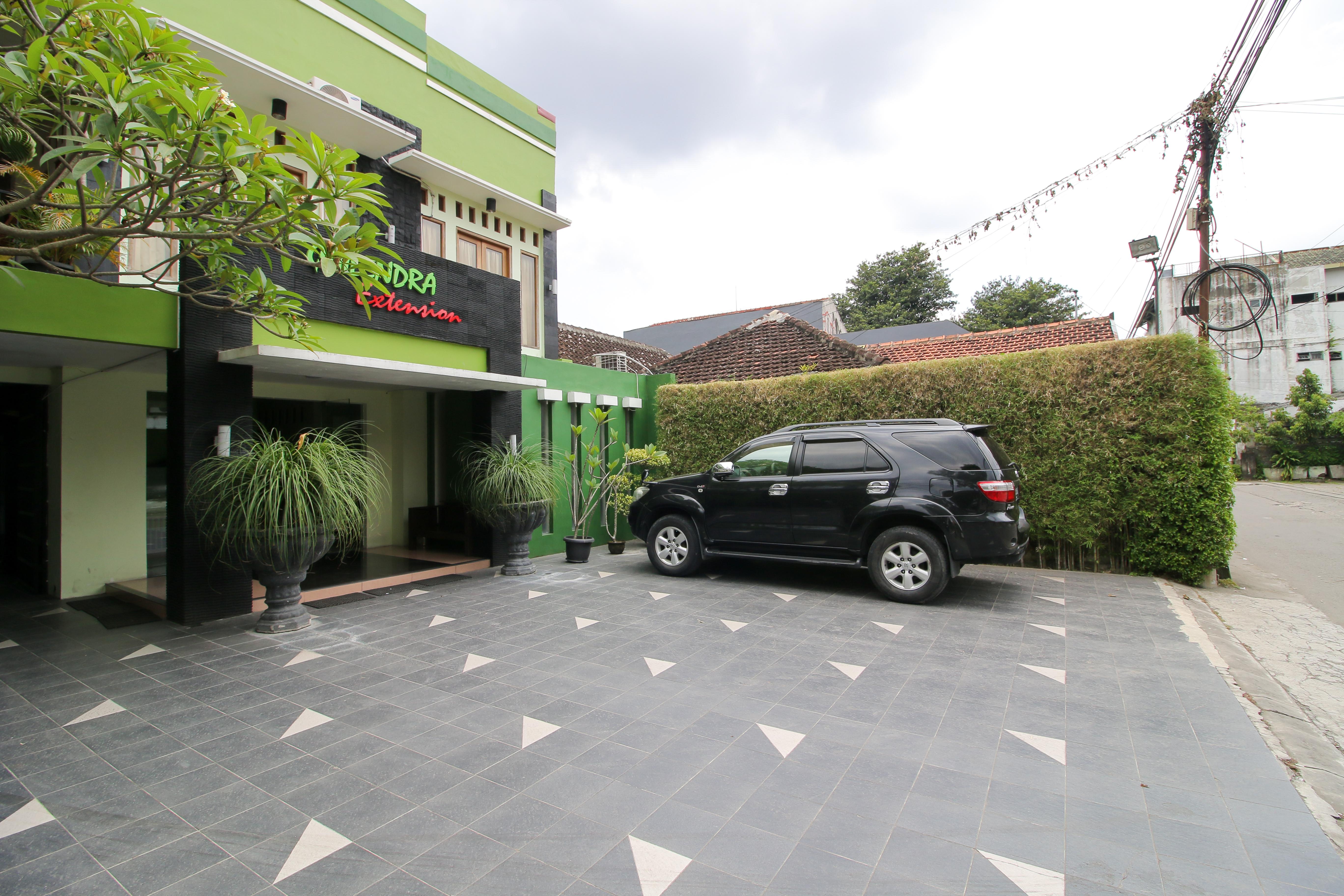 Reddoorz Plus @ Taman Siswa 2 Джокьякарта Экстерьер фото